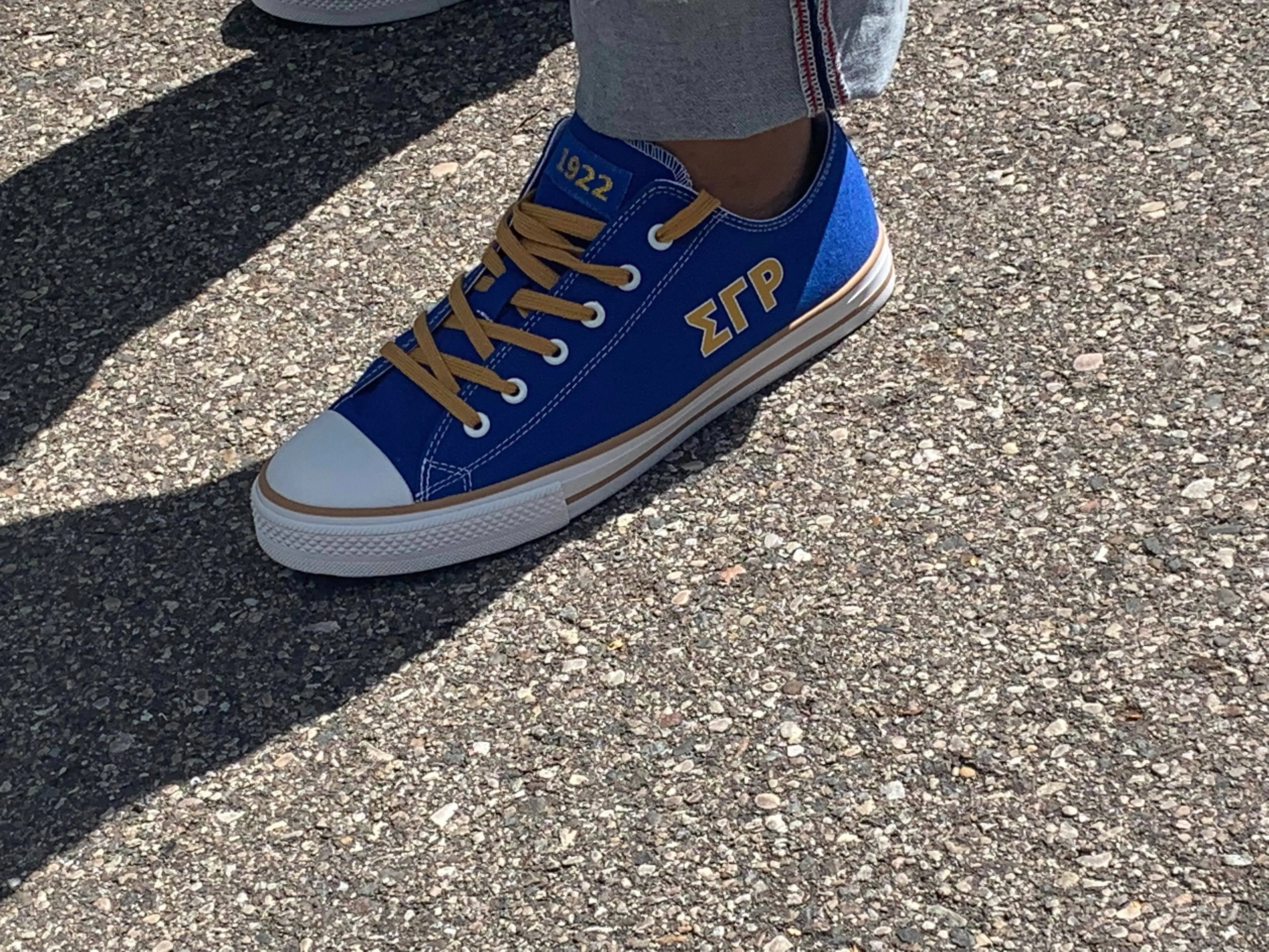 1922 Rhoyal Canvas Sneaker