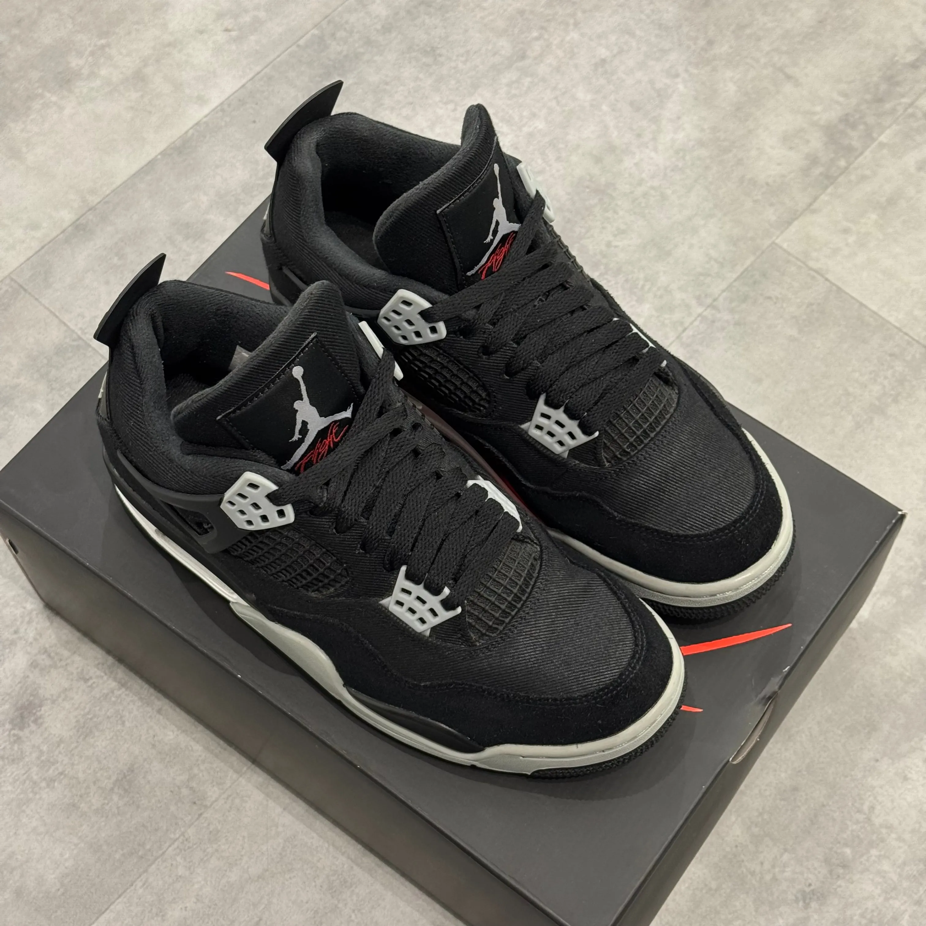 Air Jordan 4 Black Canvas (41) - Usado