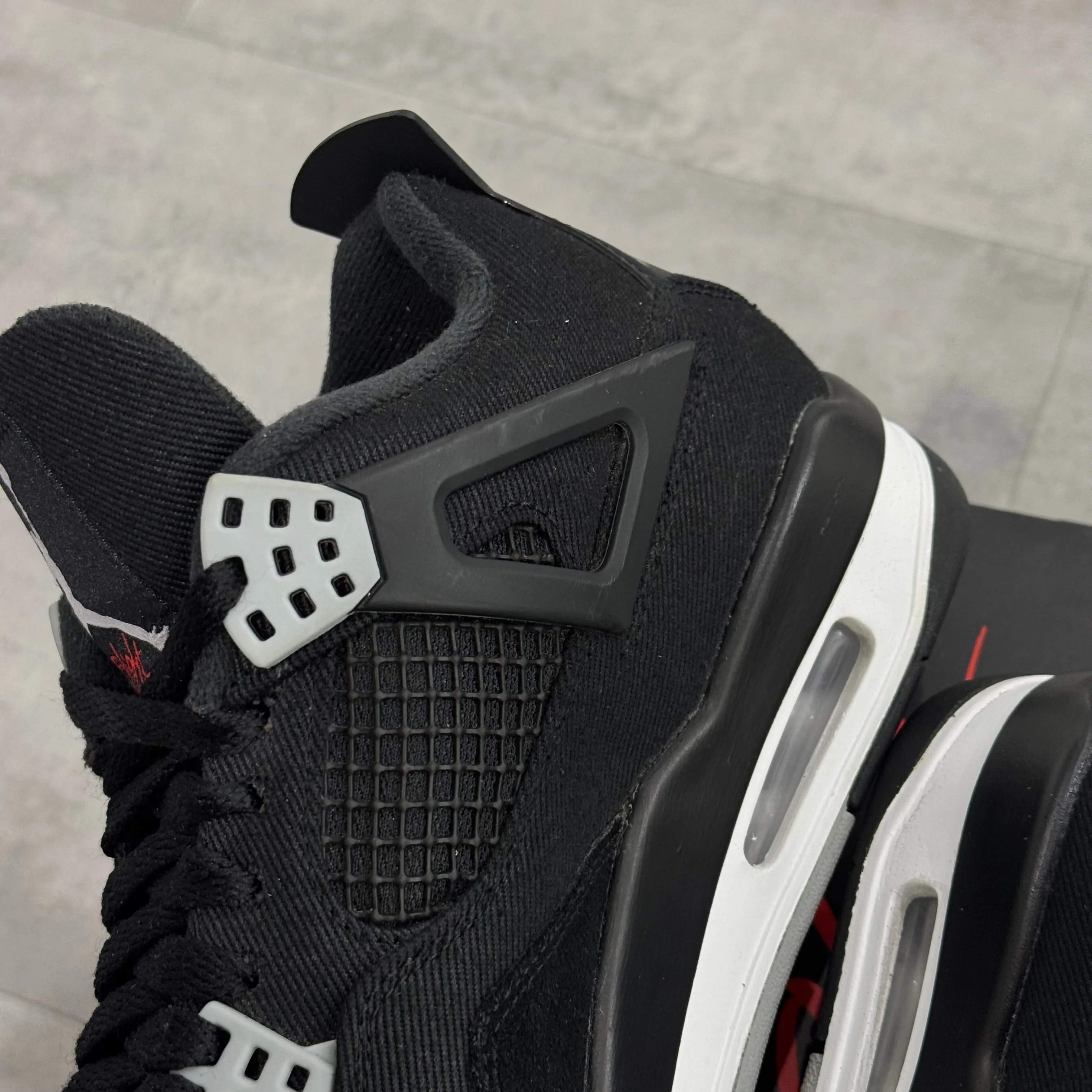 Air Jordan 4 Black Canvas (41) - Usado