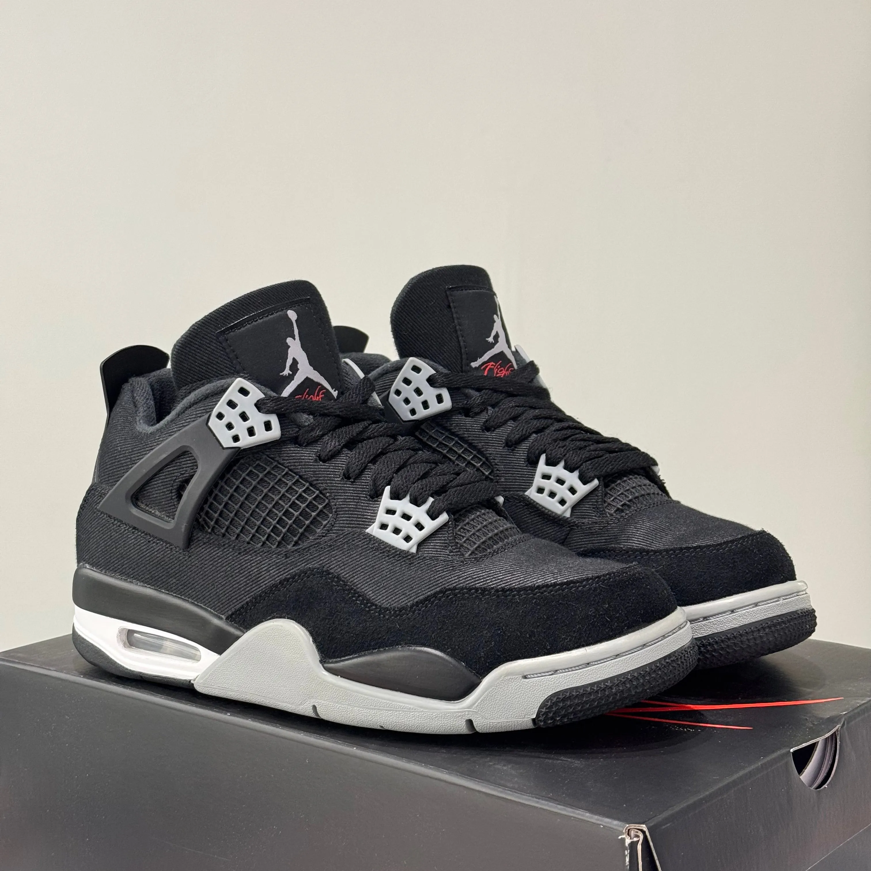 Air Jordan 4 Black Canvas (41) - Usado