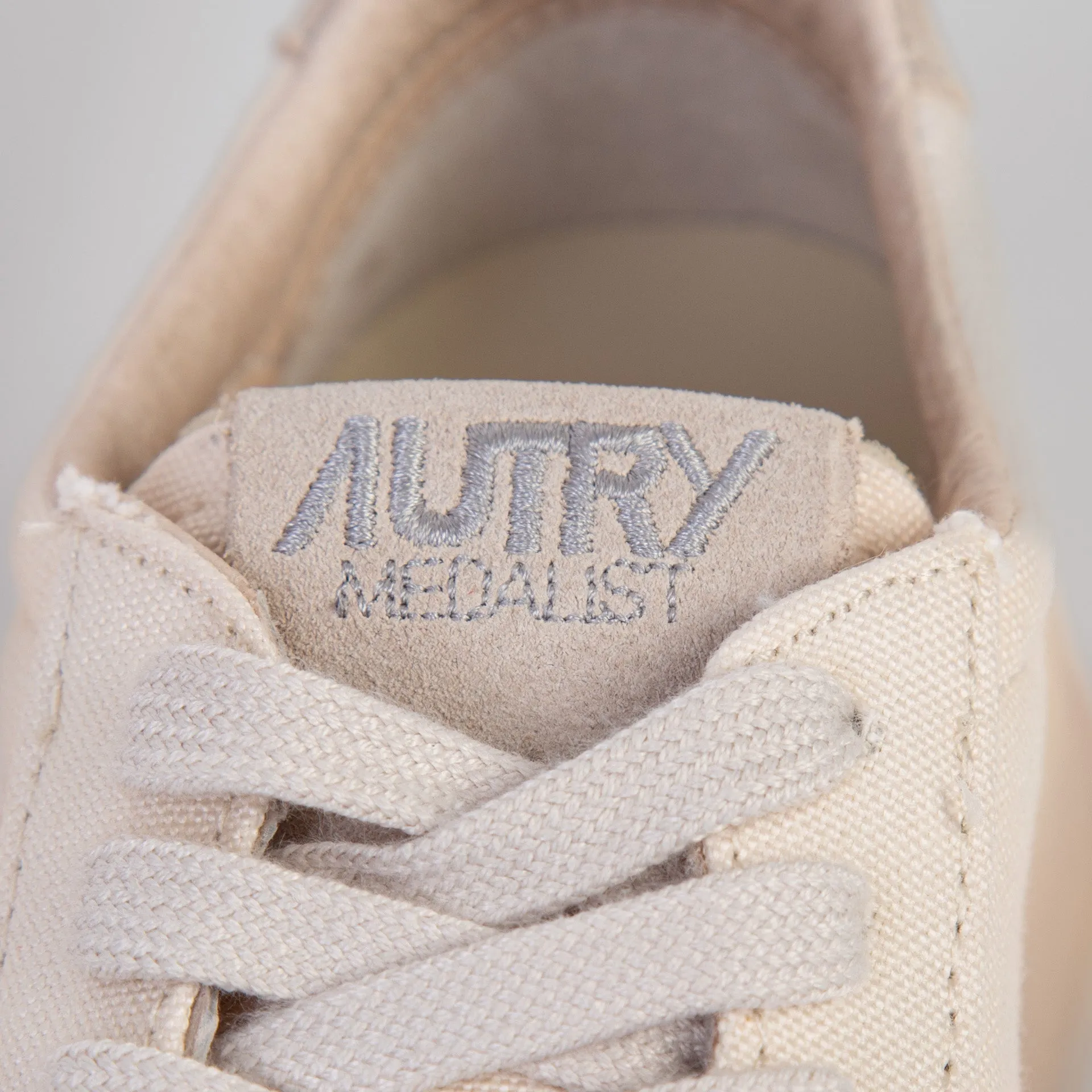 AUTRY SNEAKERS MEDALIST AULW-CA 01