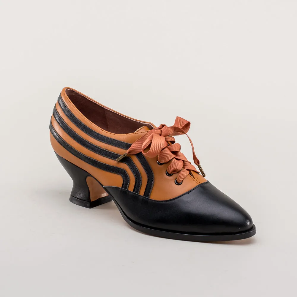 Bernadette Edwardian Oxfords Wide (Cognac/Black)