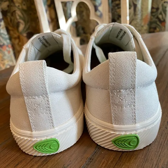Cariuma Sneaker Unisex Women’s 10.5 Men’s 9 Canvas Made in Brazil NIB Retail $85