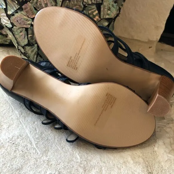 Colin Stuart navy strappy leather heel sz 10