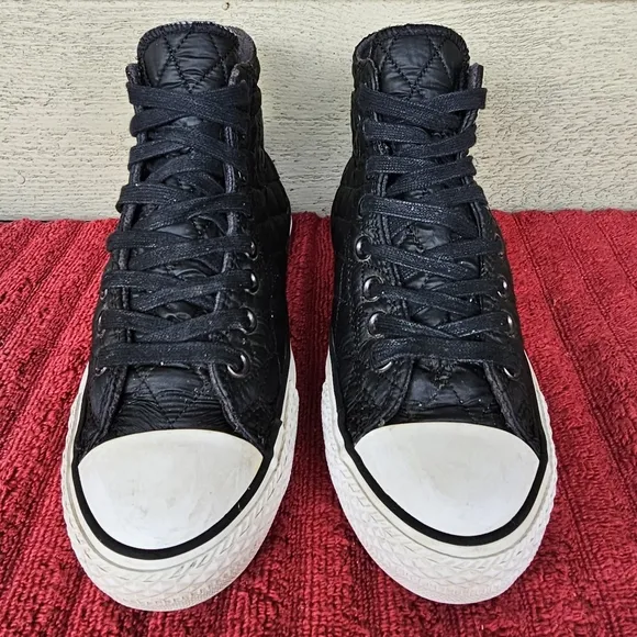 Converse Chuck Taylor All Star Black Quilted Lined Hi-Top Sneakers Size:M7/W9