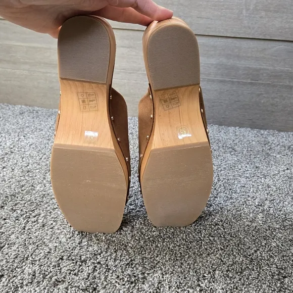 Dolce Vita Dorado Studded Mule Sandal in Saddle Suede NEW size 8.5