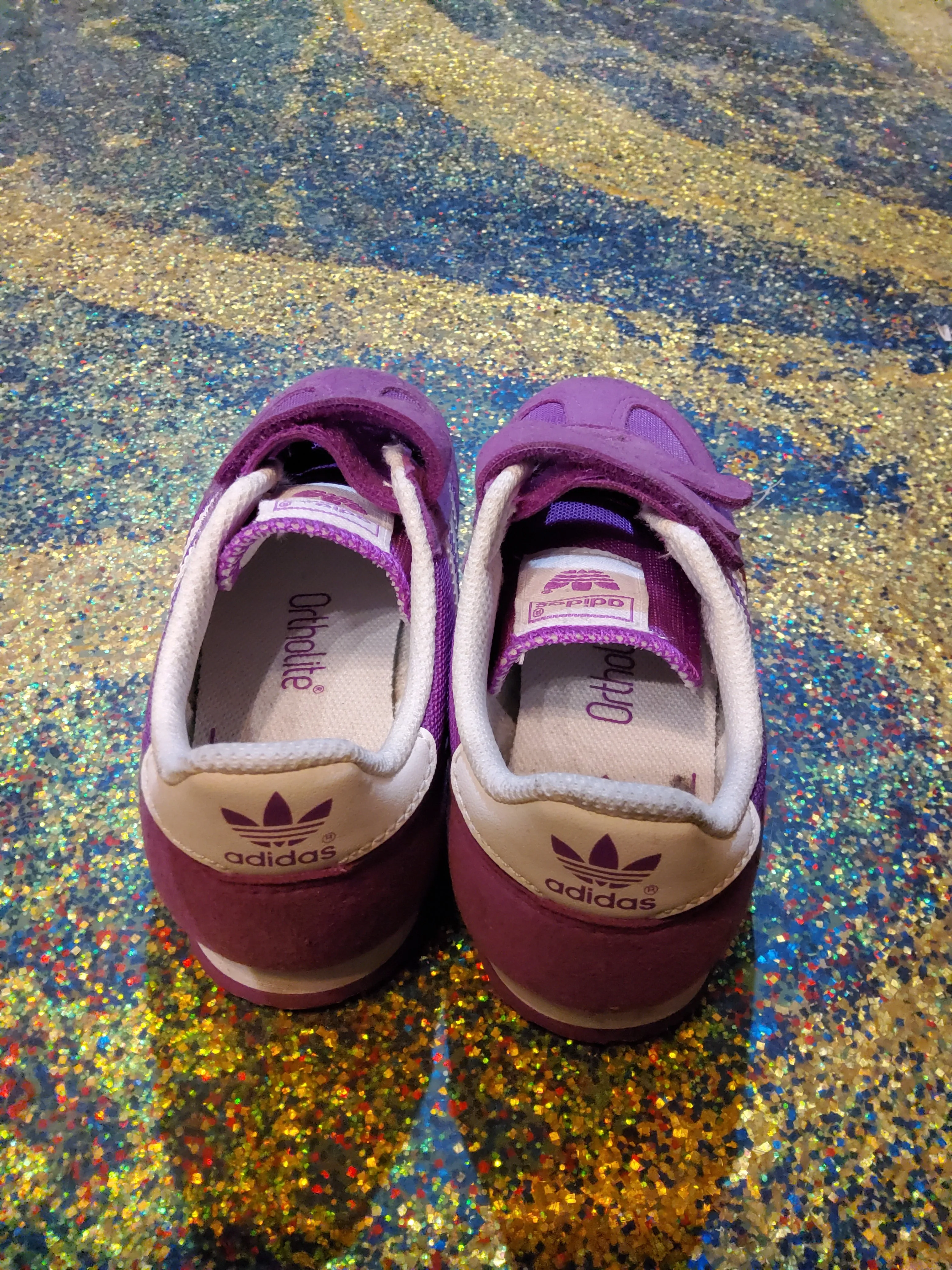 Kids sneakers