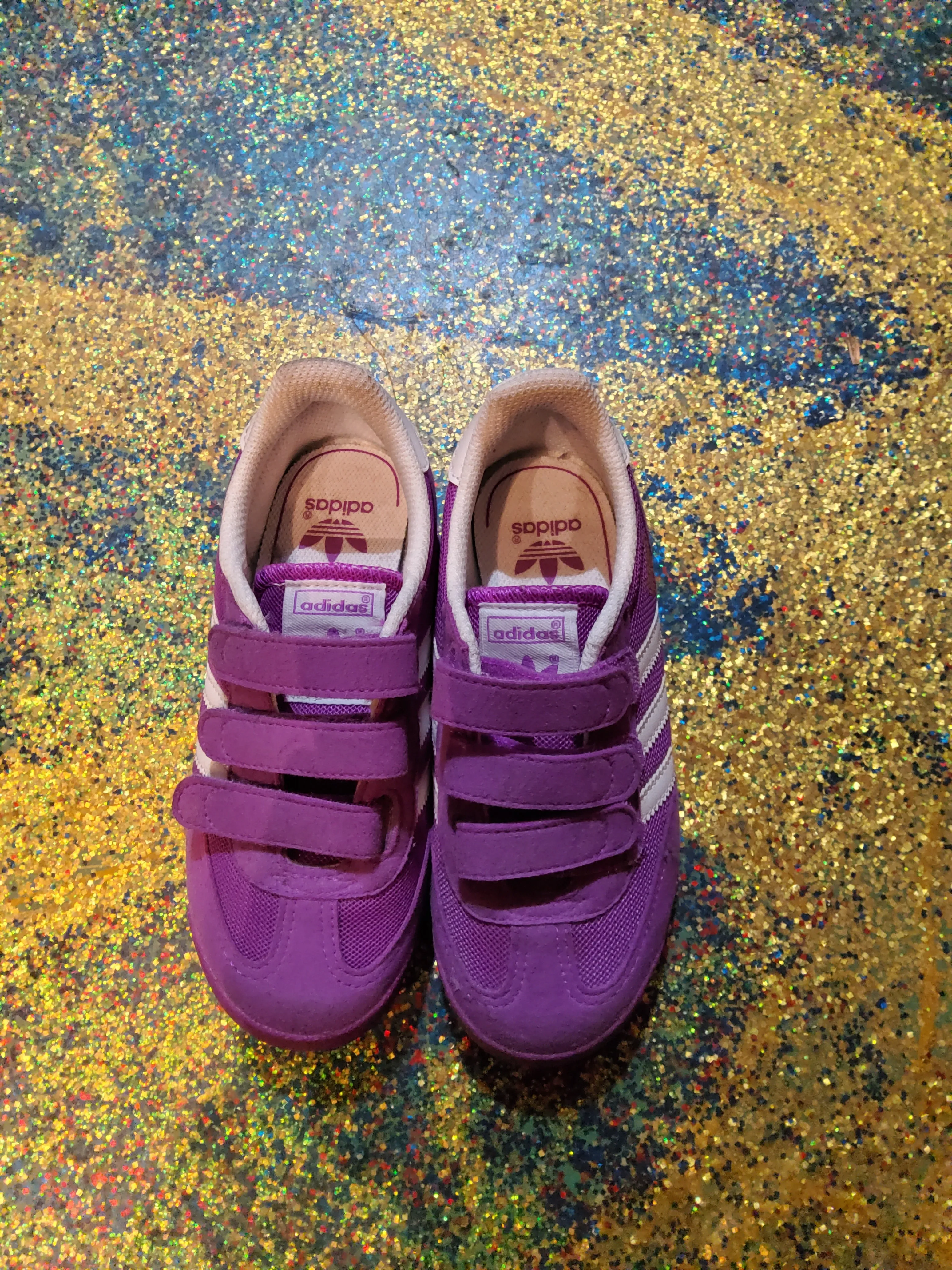 Kids sneakers