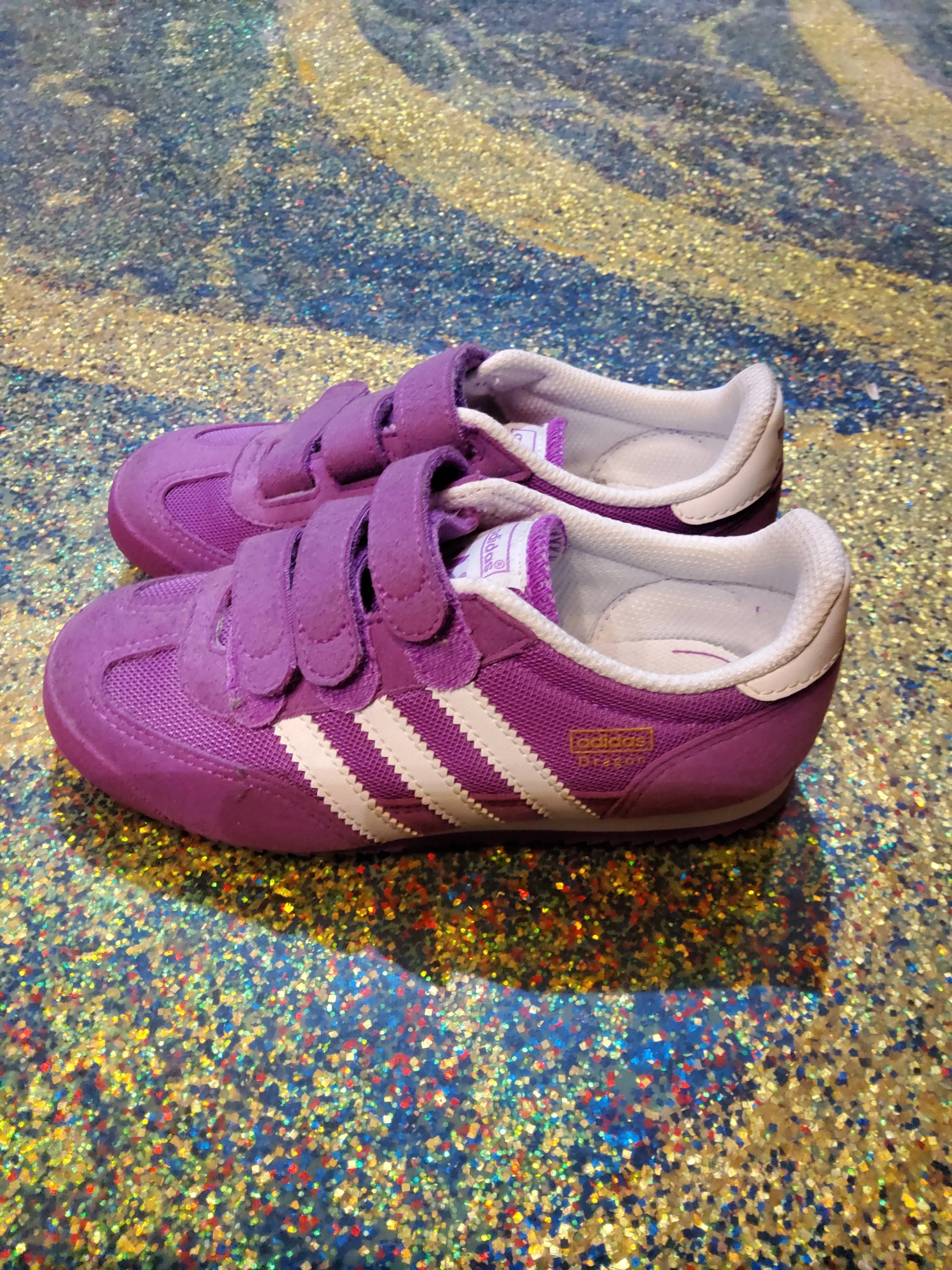 Kids sneakers