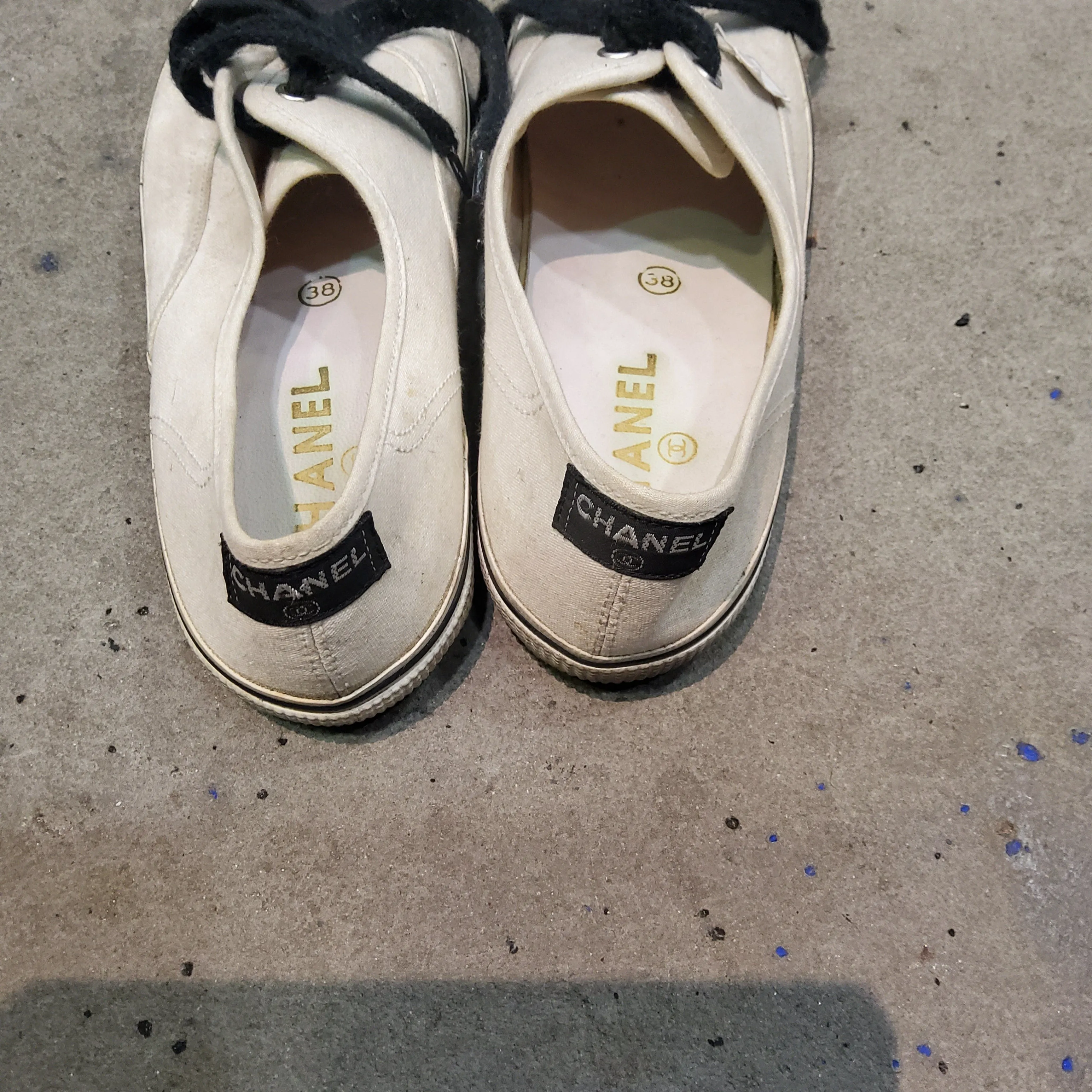 Low sneakers