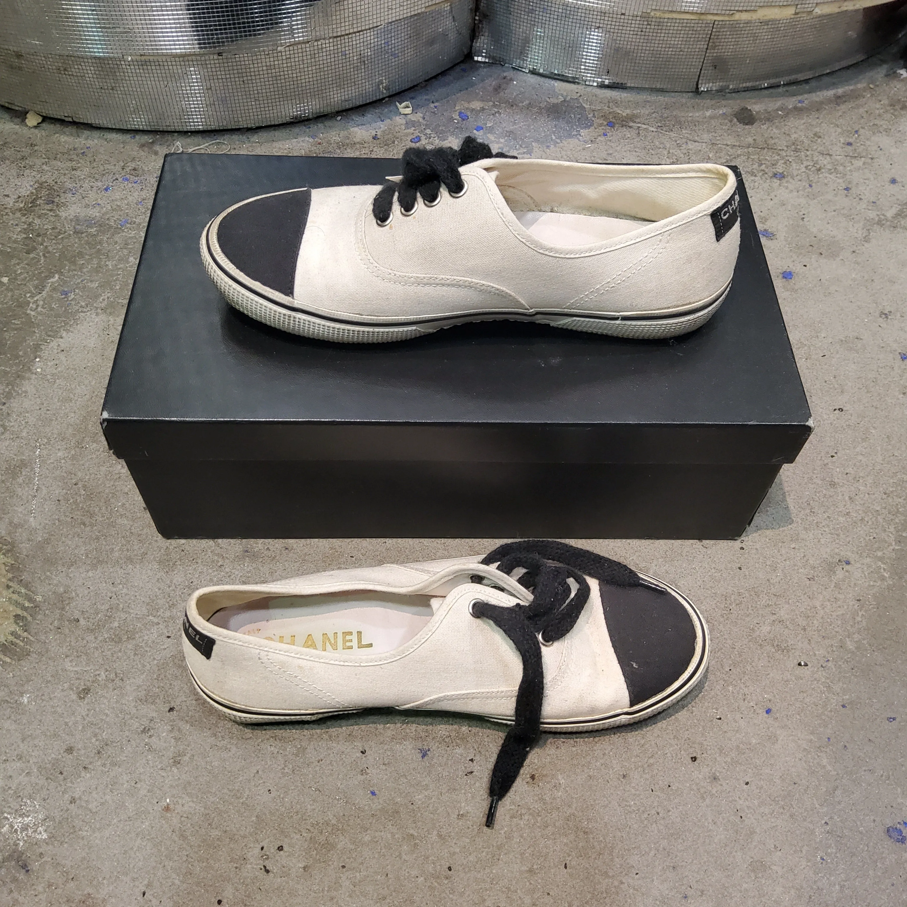 Low sneakers