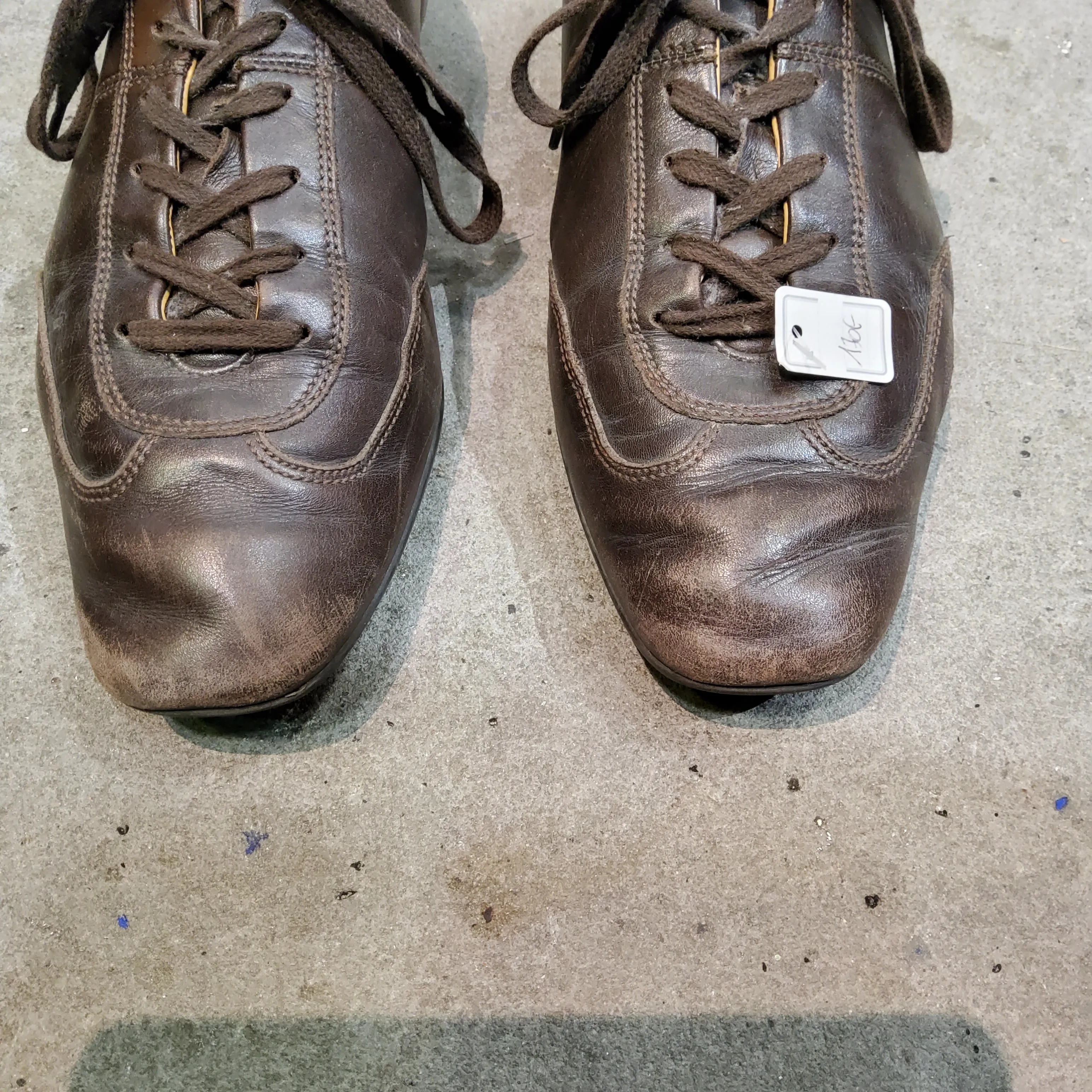 Low-top leather trainers