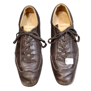 Low-top leather trainers