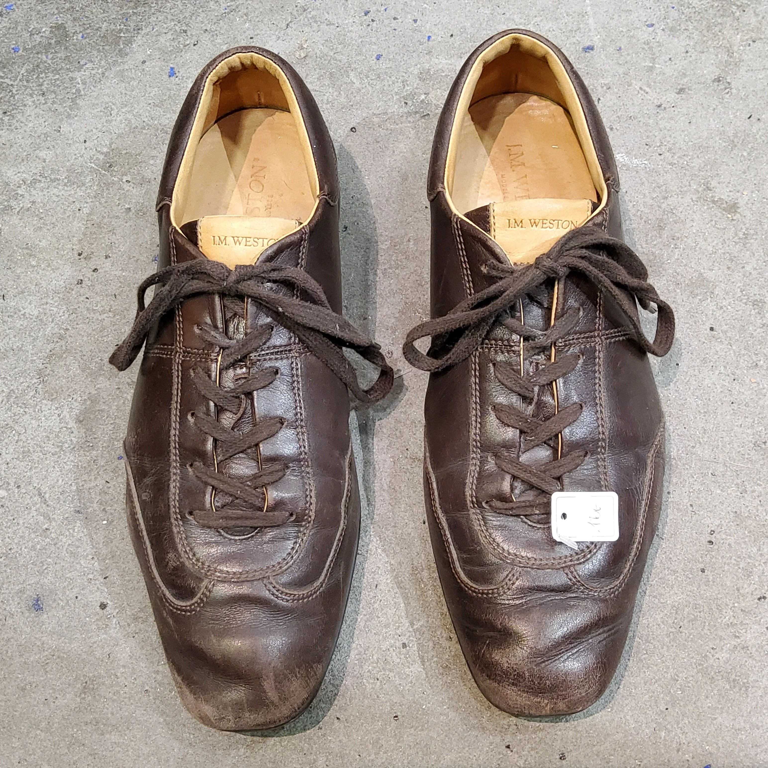 Low-top leather trainers