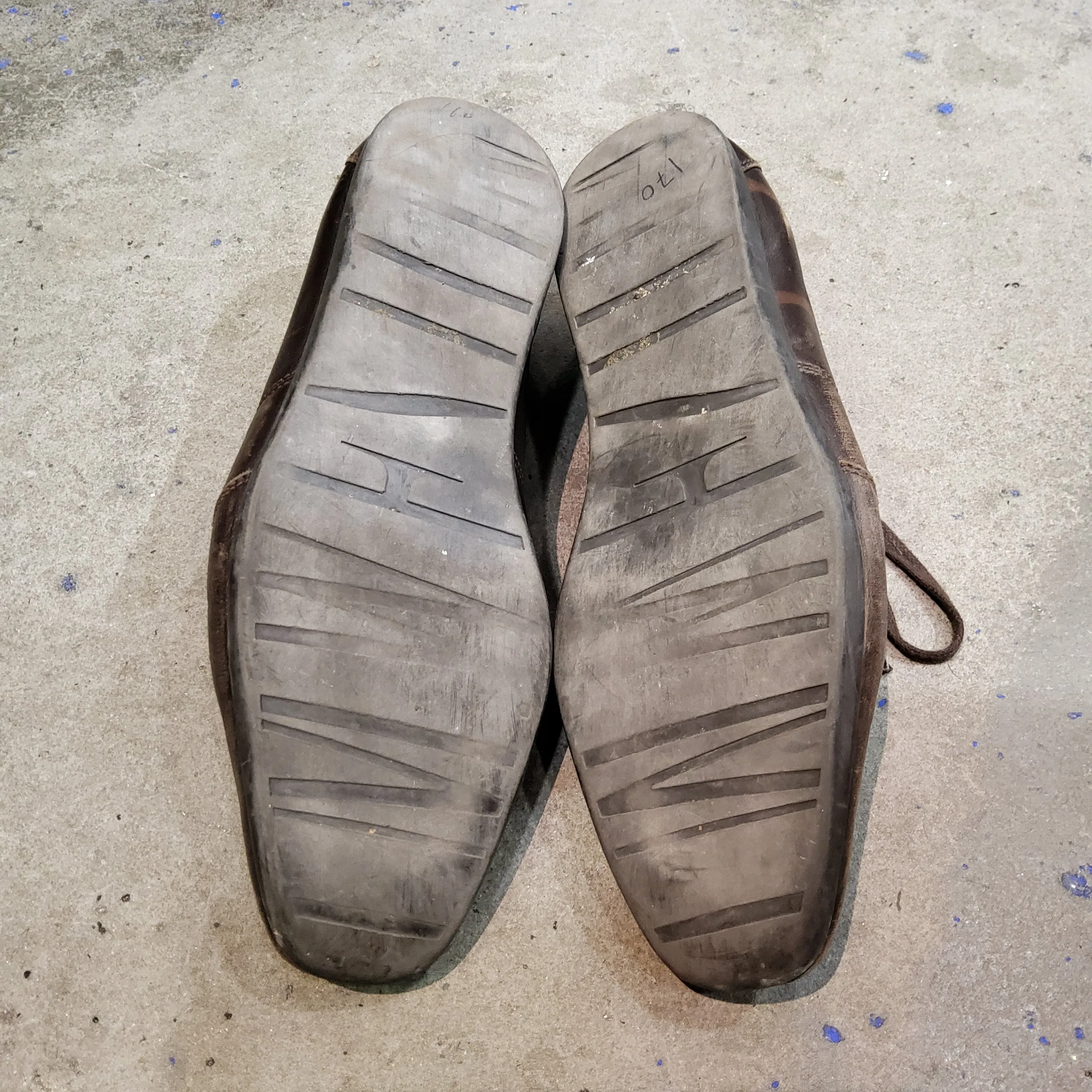 Low-top leather trainers