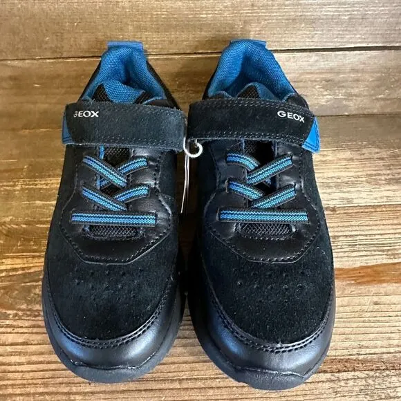 New NWOB Little Kids Geox Flexy Black Suede Low Top Sneakers Shoes Size 13 C‎