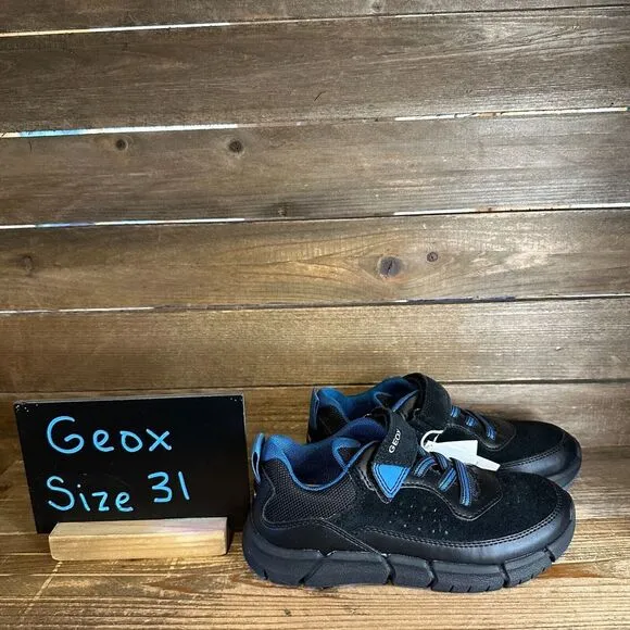 New NWOB Little Kids Geox Flexy Black Suede Low Top Sneakers Shoes Size 13 C‎