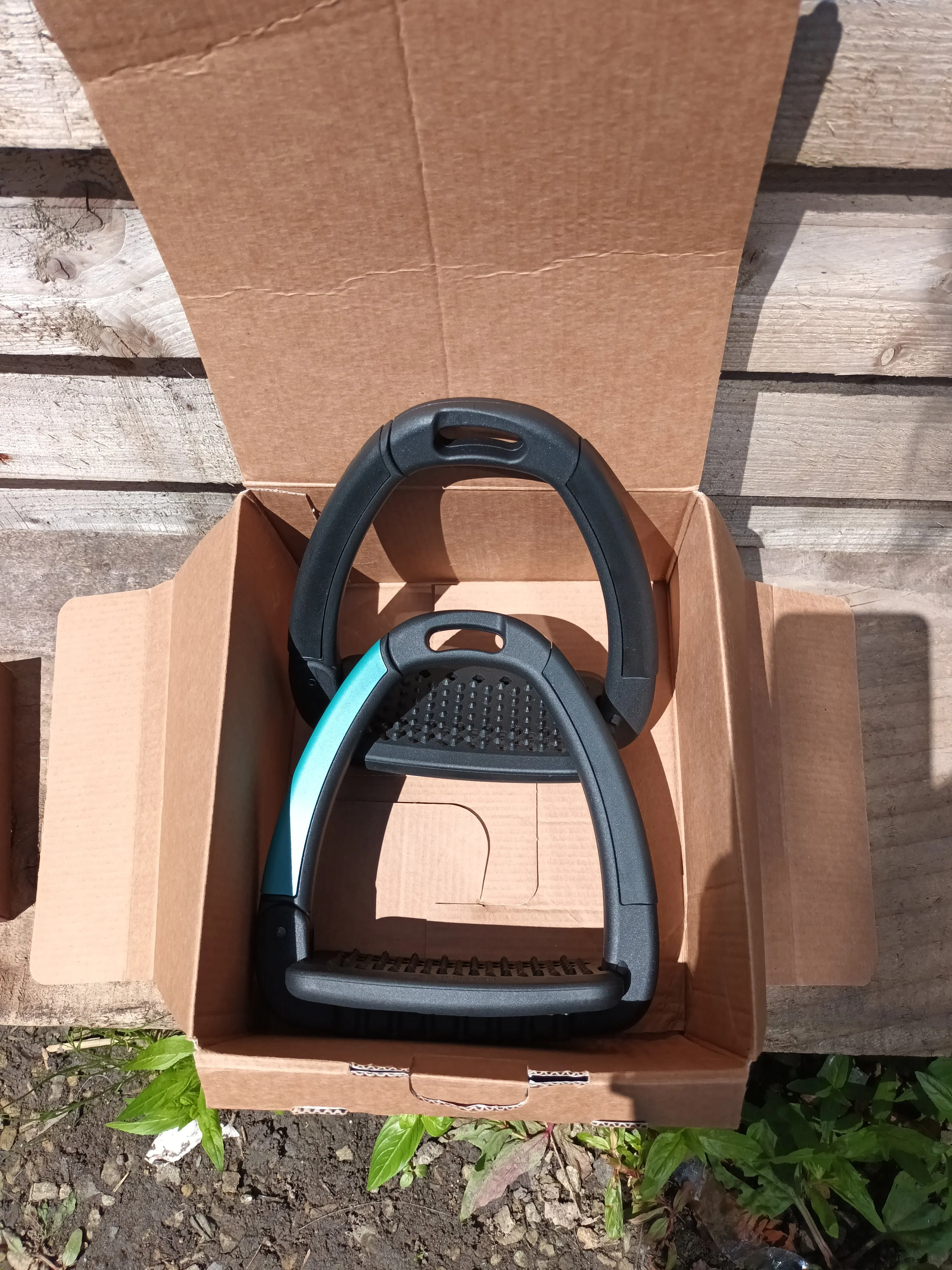New swap safety clip stirrups