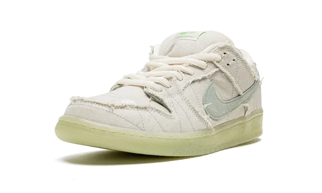 Nike SB Dunk Low "Mummy"