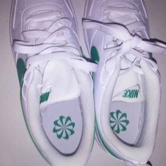 Nike Sneakers Size 5.5 Youth Court Borough Low Recraft GS White Stadium Green