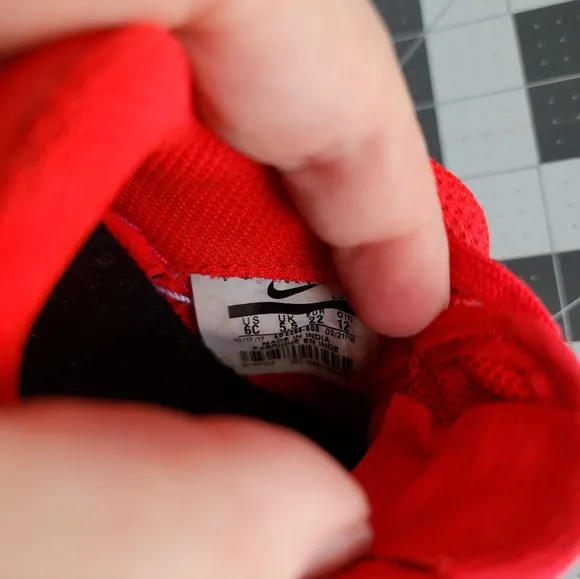 Nike Toddler Air Force One Sneakers. Siren Red Size 6C UV Low