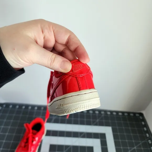 Nike Toddler Air Force One Sneakers. Siren Red Size 6C UV Low