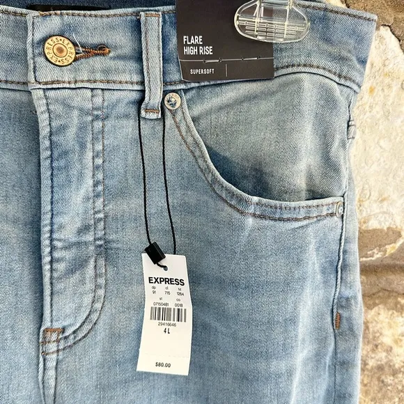 NWT Express High Waisted Light Wash Supersoft Flare Jeans size 4L