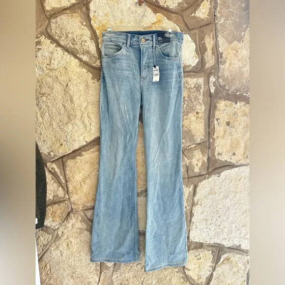 NWT Express High Waisted Light Wash Supersoft Flare Jeans size 4L