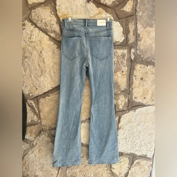 NWT Express High Waisted Light Wash Supersoft Flare Jeans size 4L