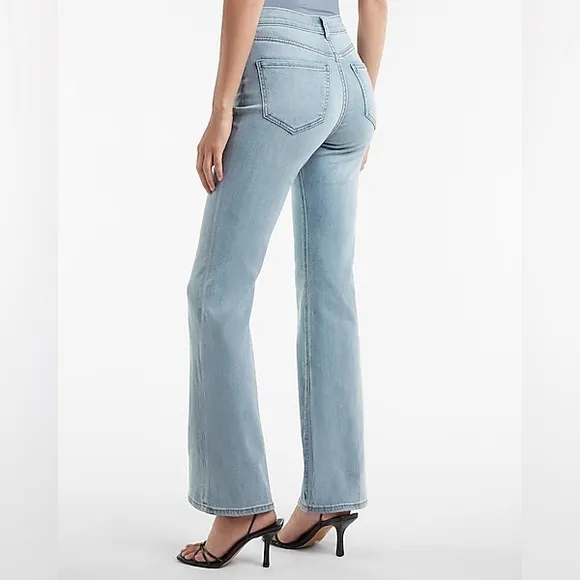 NWT Express High Waisted Light Wash Supersoft Flare Jeans size 4L