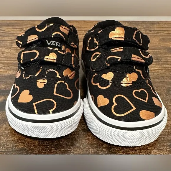 Vans Baby/Toddler Girls Doheny Black/Foil Hearts Velcro Sneakers NWT Siz…