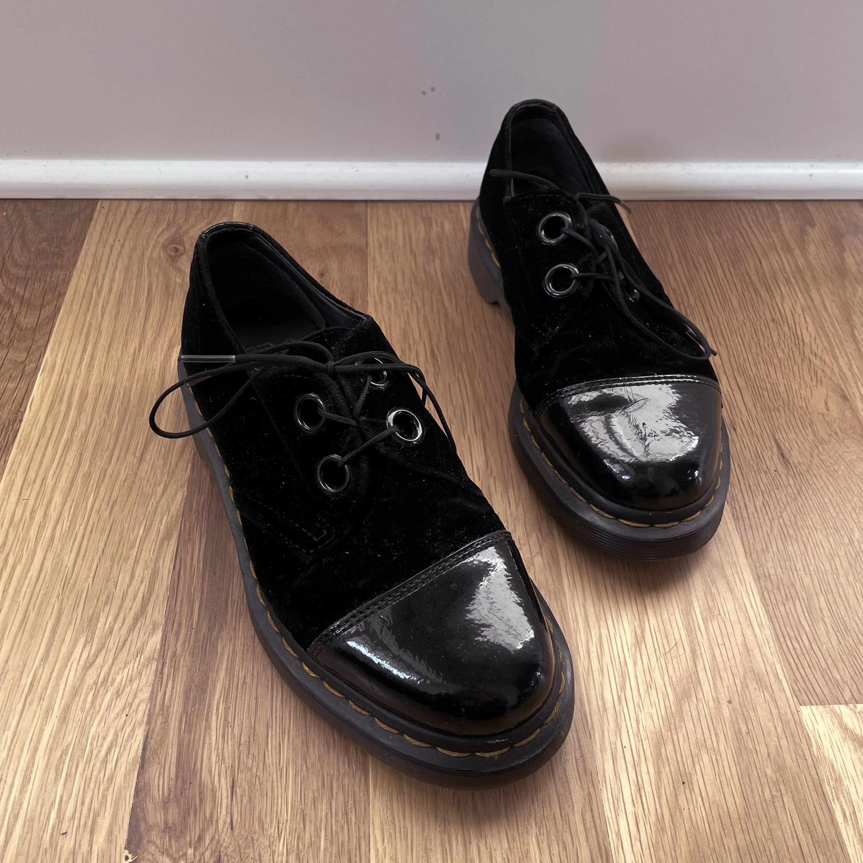 Velvet Oxford