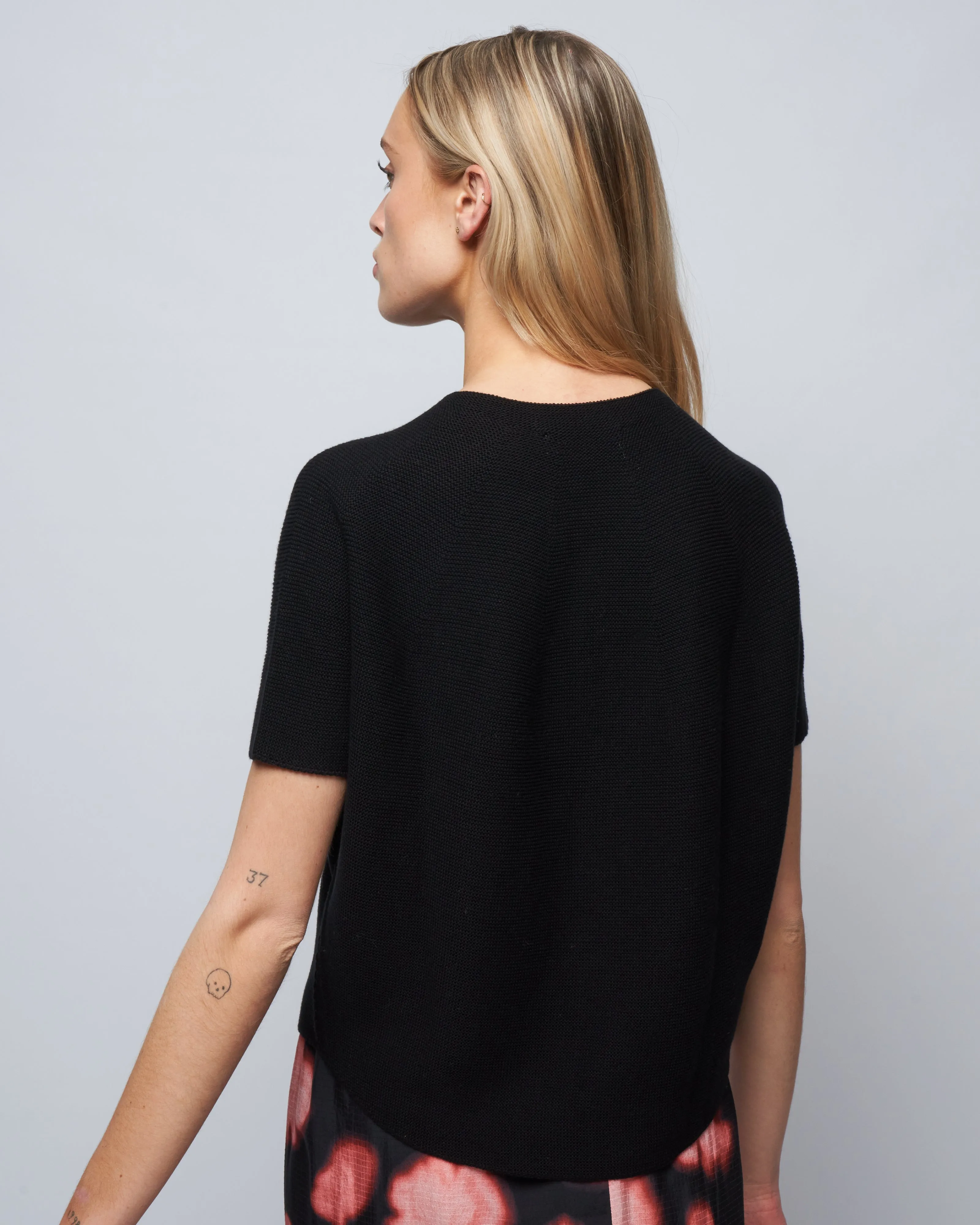 whole garment short sleeve knit top - black