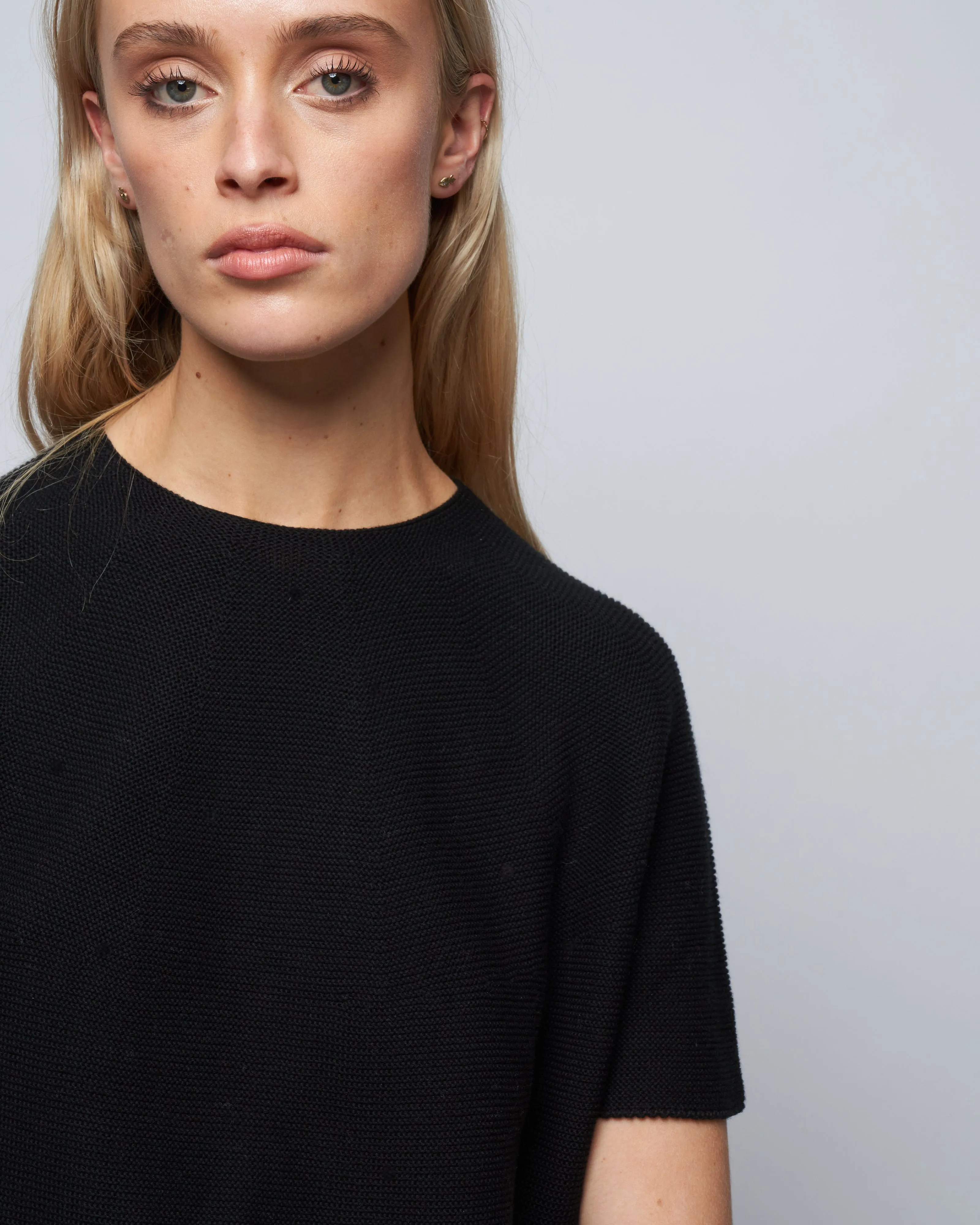 whole garment short sleeve knit top - black