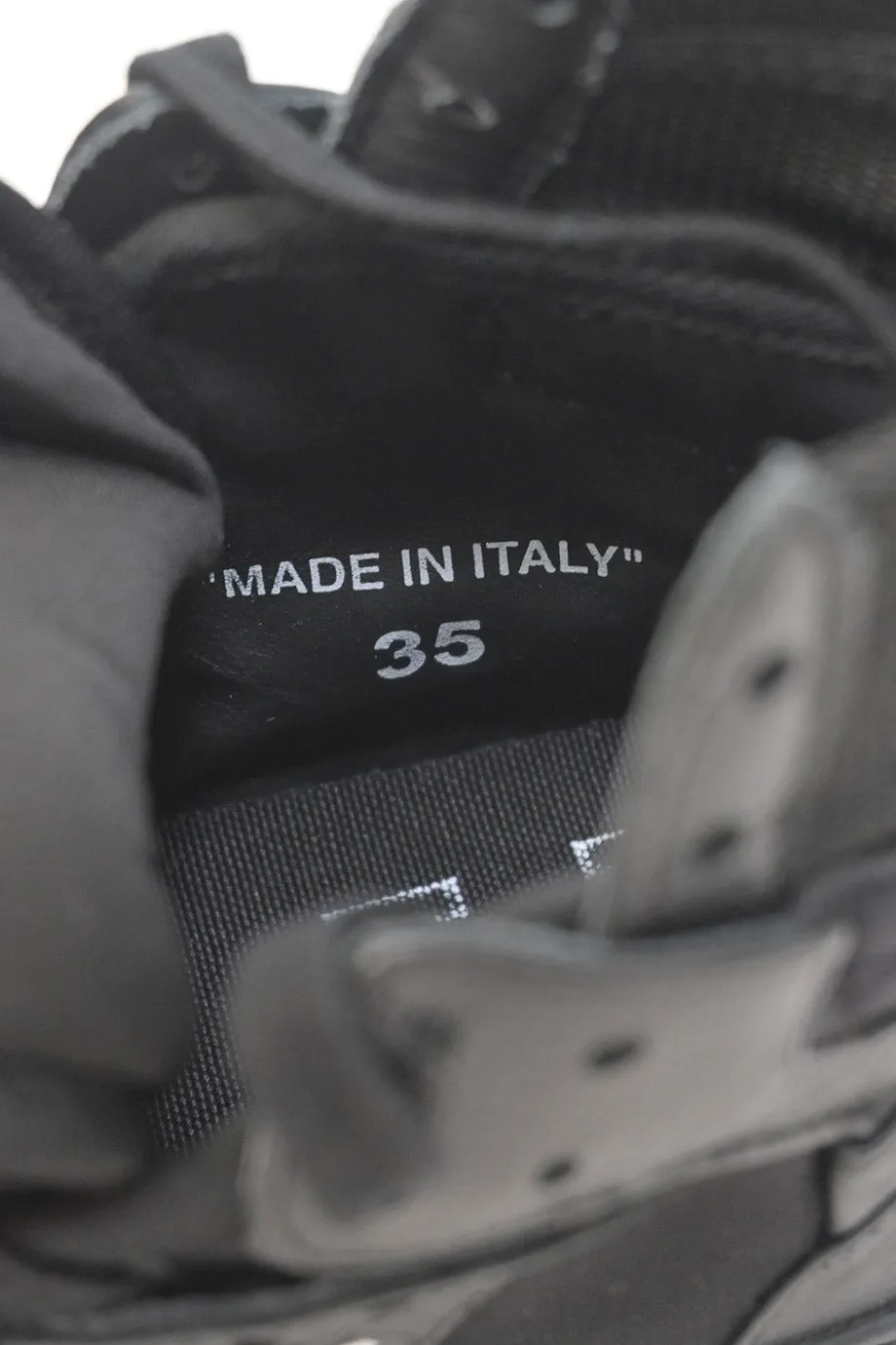 [WS7421] Off-White | Sneakers